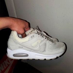 Size 9.5WMNS Nike Air Max Command